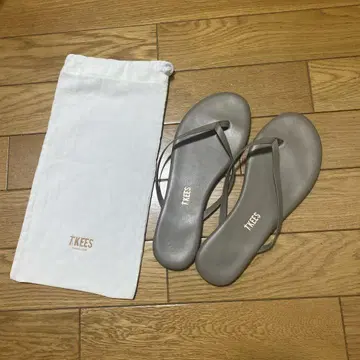 TKEES 그레이 플립플랍 샌들 수납 봉투 포함