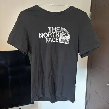 THE NORTH FACE 블랙 티셔츠