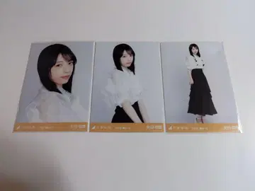 노기자카46 [야다 모에카] 빅 보타이 블라우스 브로마이드 3종 컴프