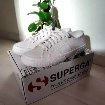 SUPERGA 이탈리아 화이트 스니커즈 비닐 소재 40 장마