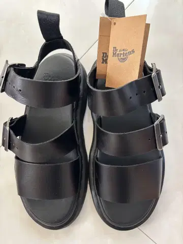 Dr. Martens 블랙 컴포트 샌들