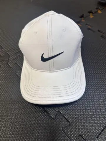 Nike 화이트 캡 조정 가능