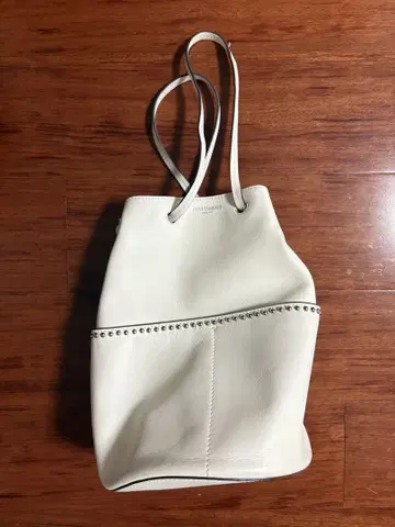 J&M DAVIDSON 가죽 미니 데이지 스터드 핸드백