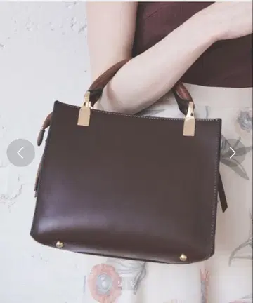 Noela 지퍼 숄더백