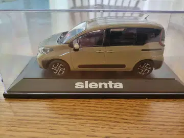 sienta 1/43 스케일 모델 카키