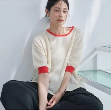 오드리 앤 존 왓 배색 시어 니트 탑