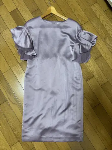 Rosso 연보라색 프릴 소매 무릎 기장 파티 드레스