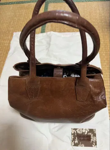 로라 애슐리 백