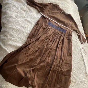 브라운 긴팔 롱 원피스