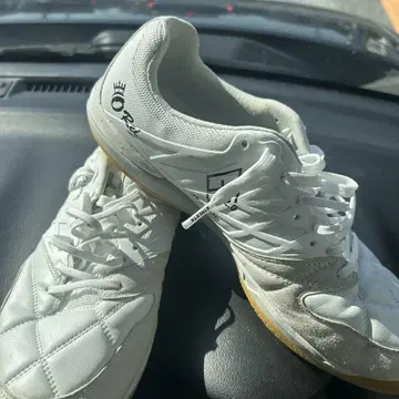 ATHLETA 풋살화