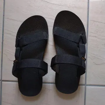 Teva 블랙 스포츠 샌들