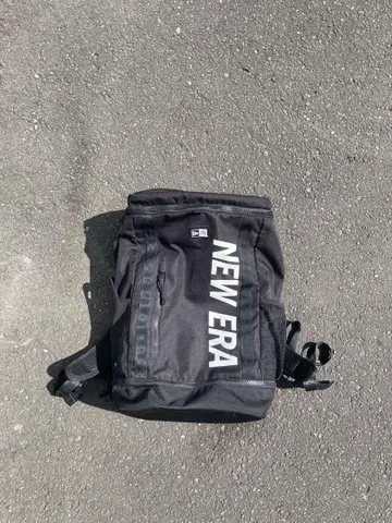 뉴에라 블랙 백팩