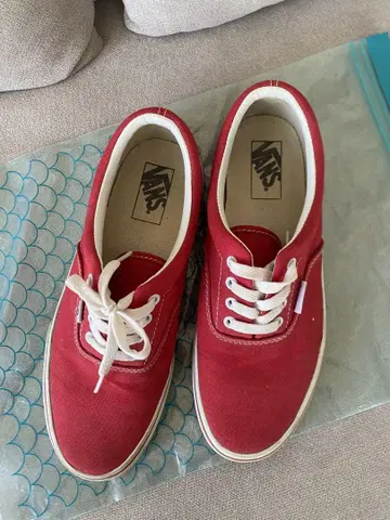 VANS 오센틱 스니커즈 빨간색 RED