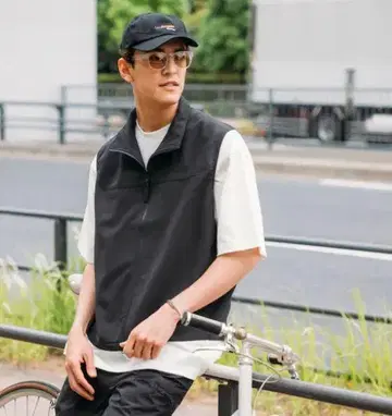프릭스스토어 속건성 소재 릴랙스 핏 린넨 라이크 지퍼 베스트 봄/여름