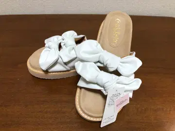 미사용 새상품 casselini 리본 샌들 24cm 화이트