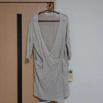 에붐에바 린넨 V넥 7부 소매 가디건 베이지