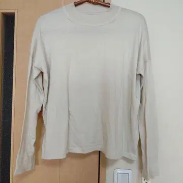 에붐에바 베이지 코튼 긴팔 상의 일본제
