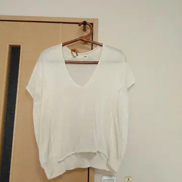 에붐에바 코튼 V넥 반팔 니트