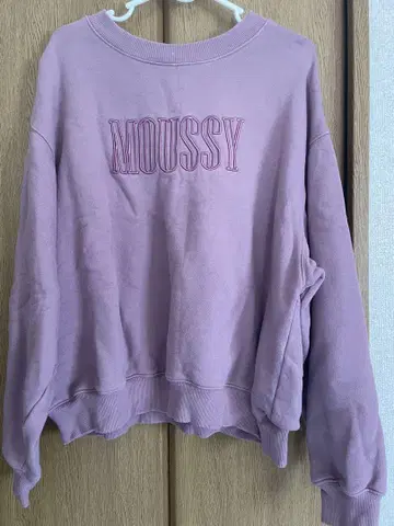 MOUSSY 핑크 로고 자수 속기모 트레이닝복 FREE