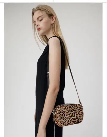 MOUSSY 레오파드 무늬 바디백 조정 가능 스트랩 2종류