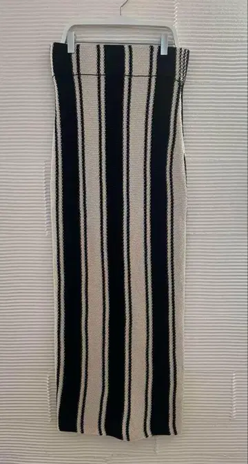 스트라이프 타이트 스커트