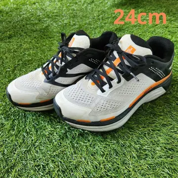 The North Face VECTIV 러닝화 화이트/블랙/오렌지