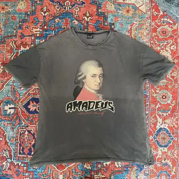 AMADEUS 티셔츠