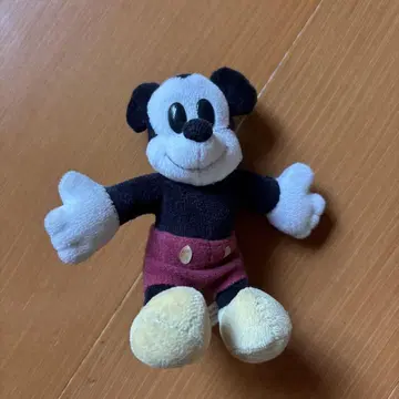 미키 마우스 봉제 인형 배치