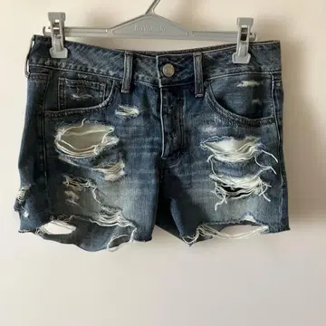 AMERICAN EAGLE 데미지 가공 청바지 쇼트 팬츠