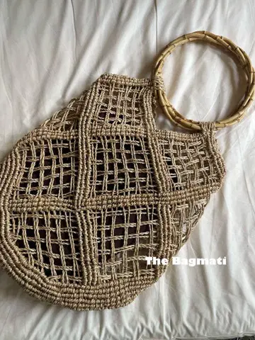 The Bagmati 뜨개질 토트백 베이지