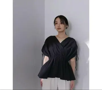 드로스트 볼륨 블라우스 NATURAL BEAUTY BASIC