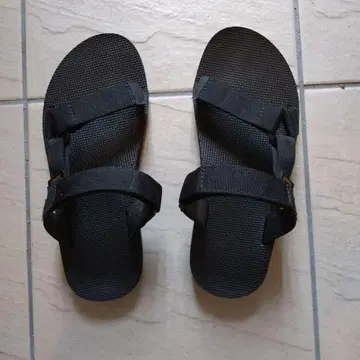 Teva 블랙 스포츠 샌들