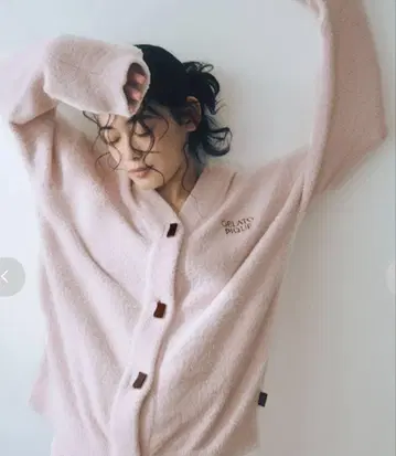 젤라토 피케 발렌타인 한정판 가디건