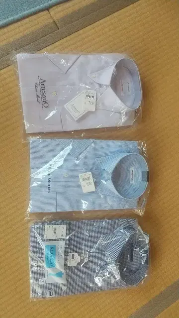 새상품 드레스 셔츠 3종 세트 (화이트, 스카이블루, 체크 무늬)