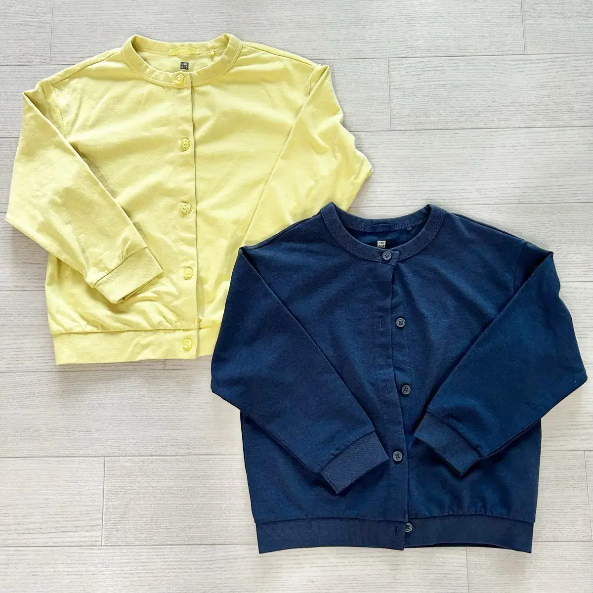 Uniqlo 110 UV Cut Cardigan Yellow, Navy bulk