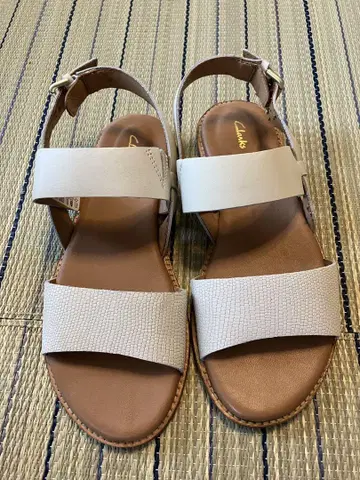Clarks 클락스 카시 스트랩 샌들