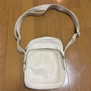도쿄 사건 숄더백 소베키프