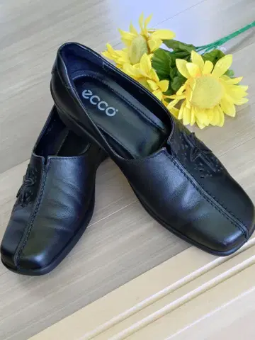 에코 블랙 로퍼 별 모양 자수