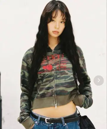 aeae 후드티 WEB LOGO CROP HOOD ZIP UP