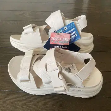 SKECHERS D'LUX WALKER 화이트 스포츠 샌들