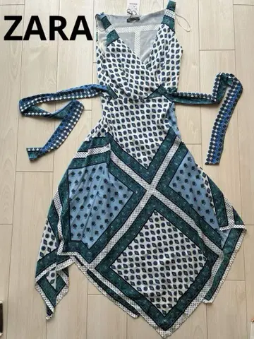 ZARA 새상품, 미사용, 스카프 패턴 랩 슬리브리스 원피스 블루 계열