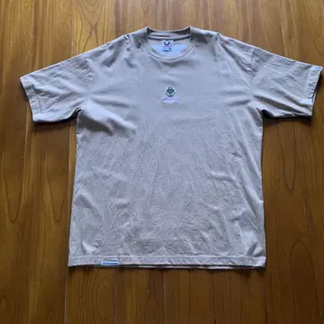 AAPE 로고 자수 베이지 티셔츠