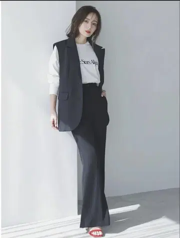 anuans 아누앙스 백 벤츠 세미 플레어 팬츠 (BLACK)