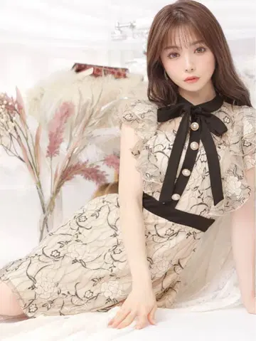 데이지 스토어 넥 리본 플라워 전체 레이스 프릴 A 라인 미니 드레스