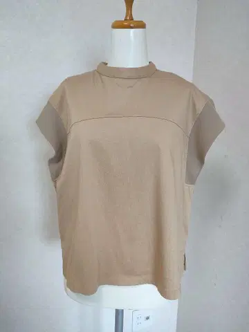 그레디 브릴리언트 디자인 절개 티셔츠