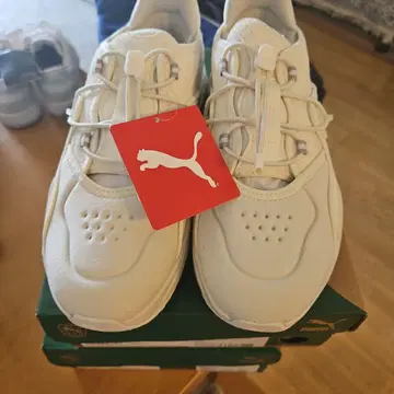 Puma 오키드 화이트 스니커즈