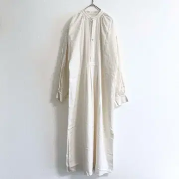 HYKE 최근 모델 LINEN SMOCK DRESS