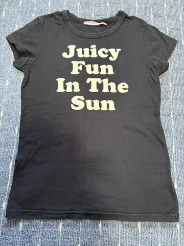 Juicy Couture 블랙 티셔츠