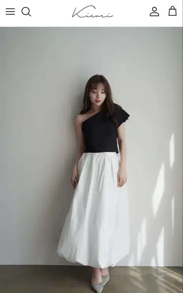 kicuri의 Balloon Long Skirt 화이트입니다.