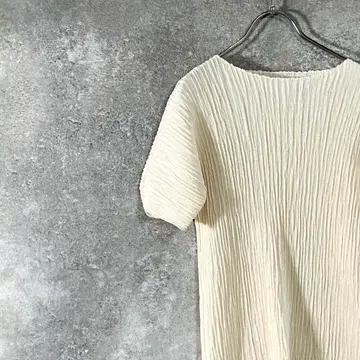 VINVERT 플리츠 티셔츠 반팔 아이보리 무지 폴리에스테르